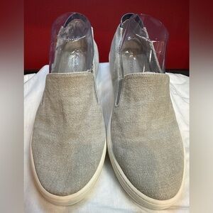 Adam Tucker Medium Gray Slip On Canvas Sneakers Women’s Size 10M